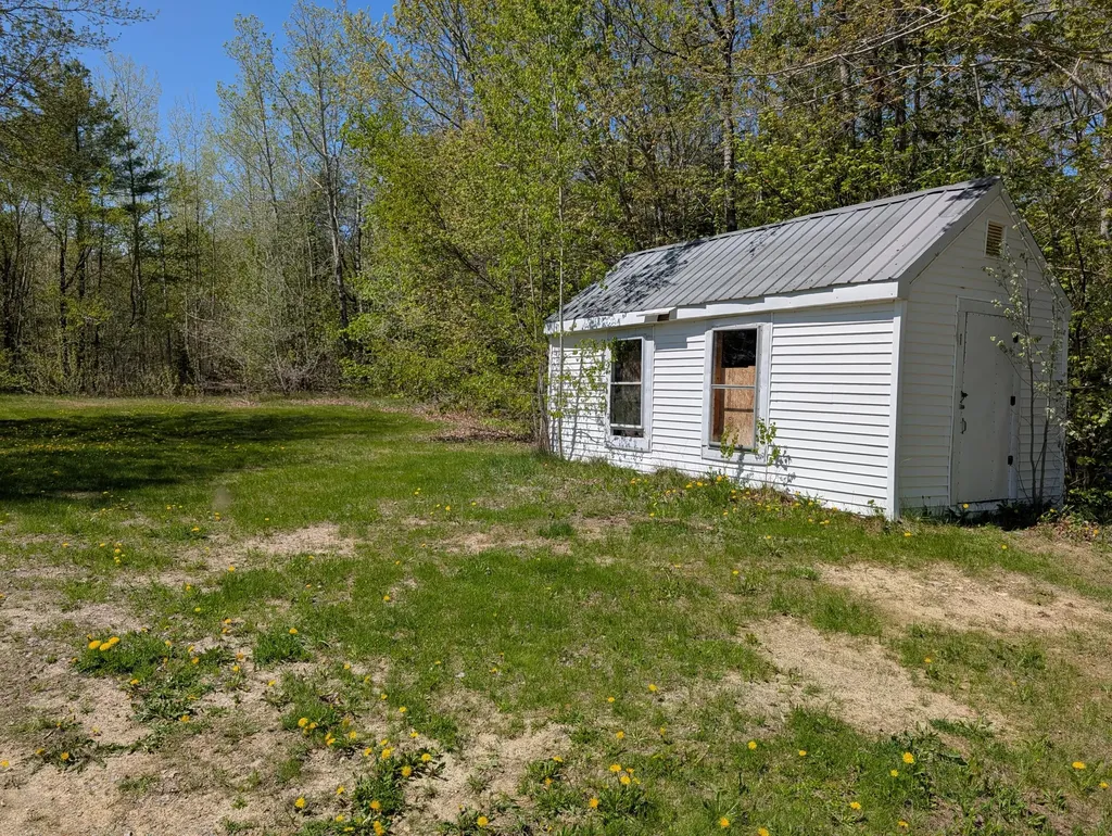 46 Boston Road Winterport ME 04496