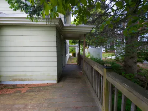 325 Court Street Auburn ME 04210