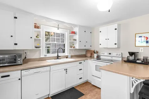 94 Leighton Road Falmouth ME 04105