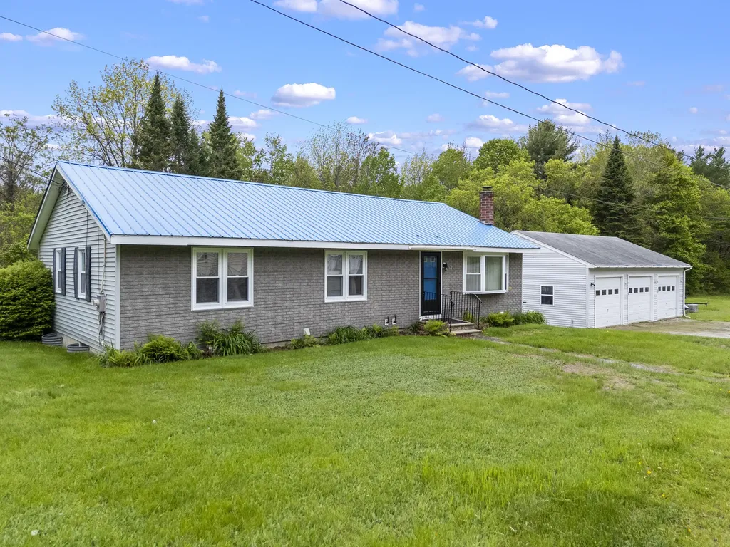 4 Andrews Road Winthrop ME 04364
