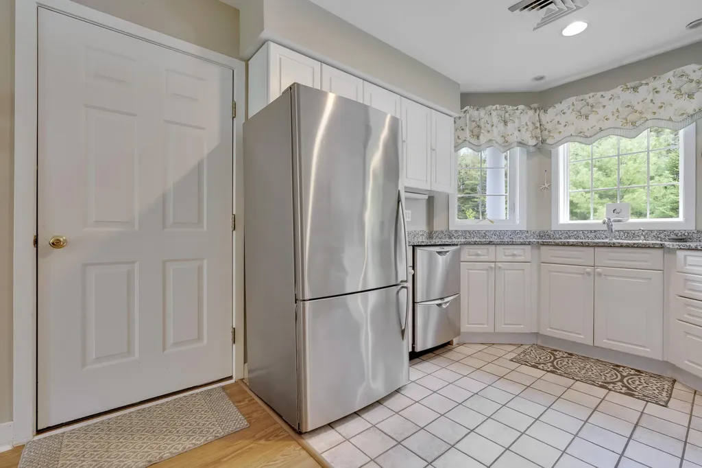 2 Round Cove Lane Phippsburg ME 04562