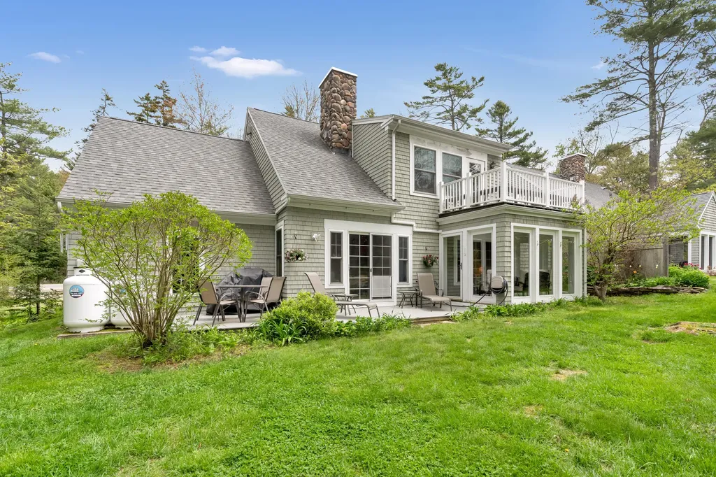 2 Round Cove Lane Phippsburg ME 04562