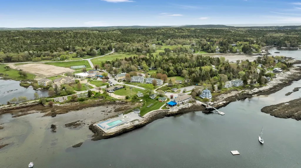 2 Round Cove Lane Phippsburg ME 04562