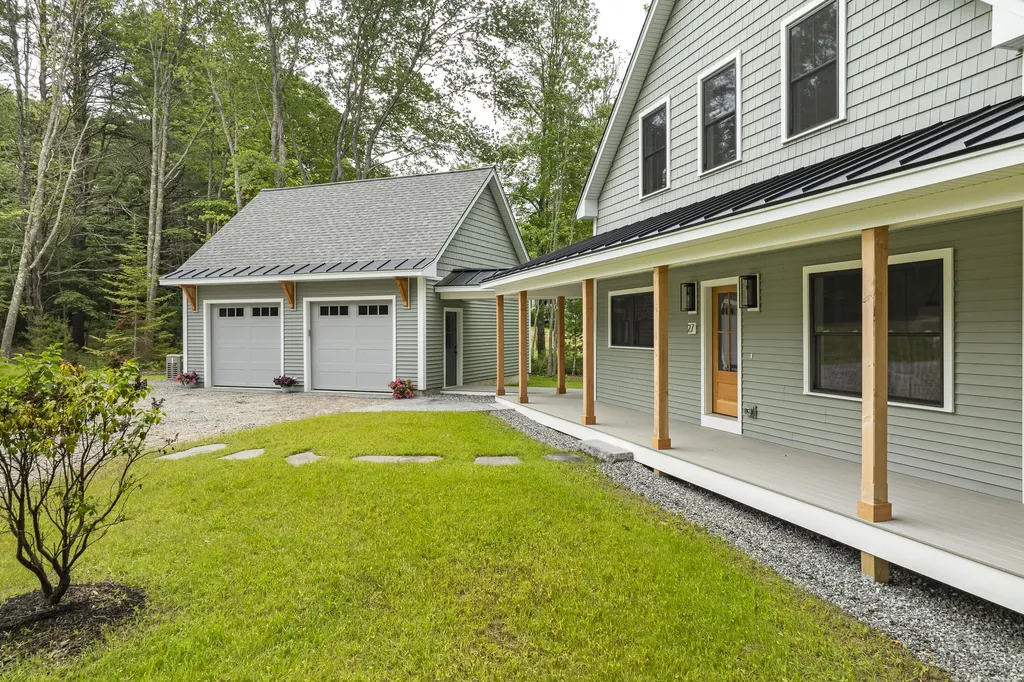 27 Driftwood Tide Lane Harpswell ME 04079