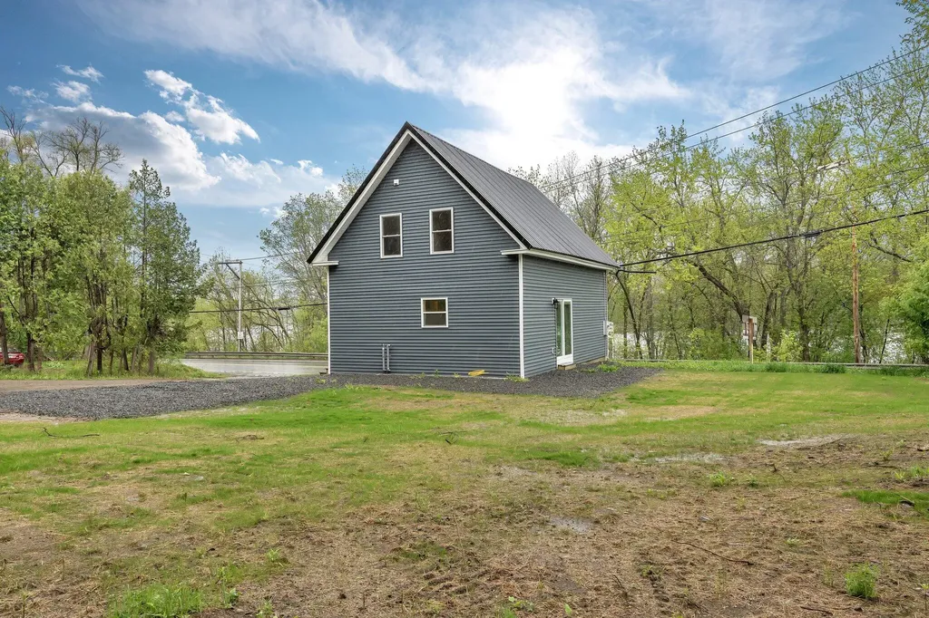 61 Main Road Eddington ME 04428