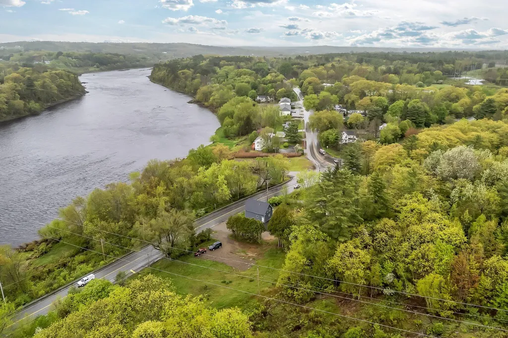 61 Main Road Eddington ME 04428