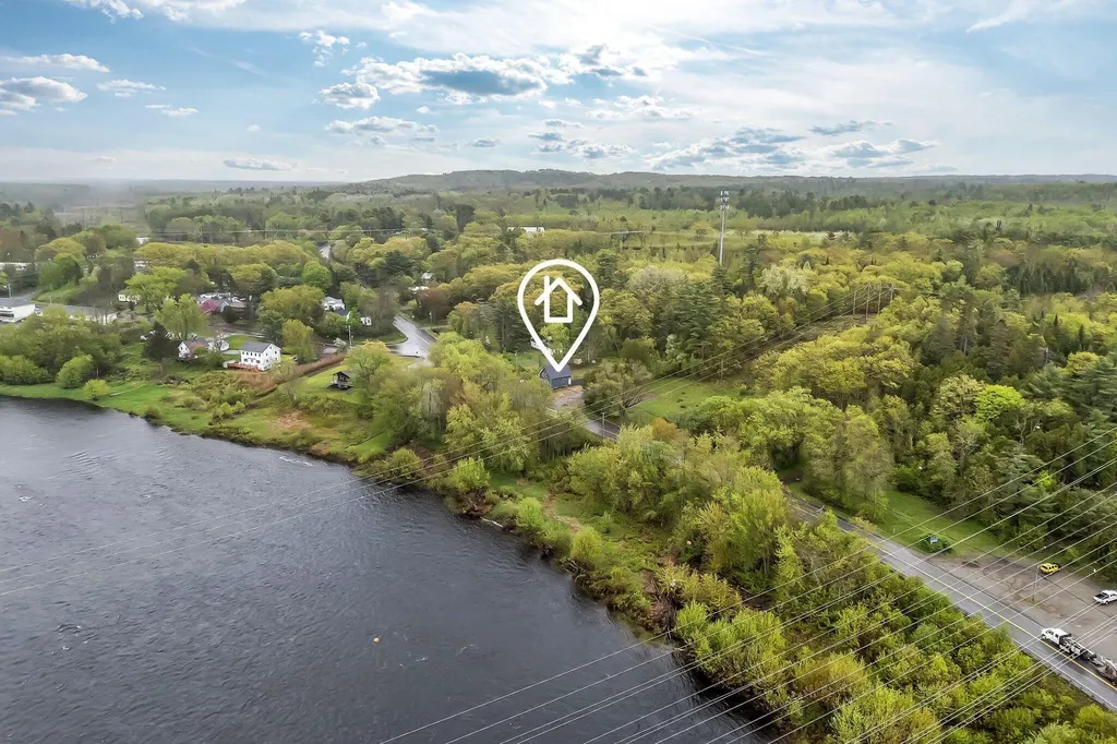 61 Main Road Eddington ME 04428