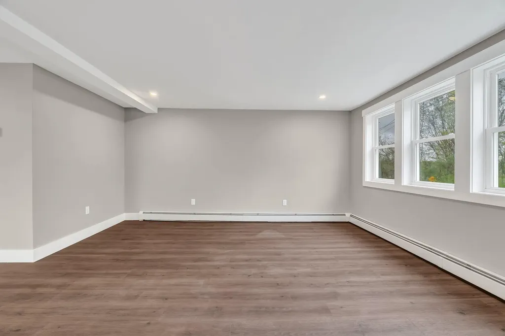 61 Main Road Eddington ME 04428