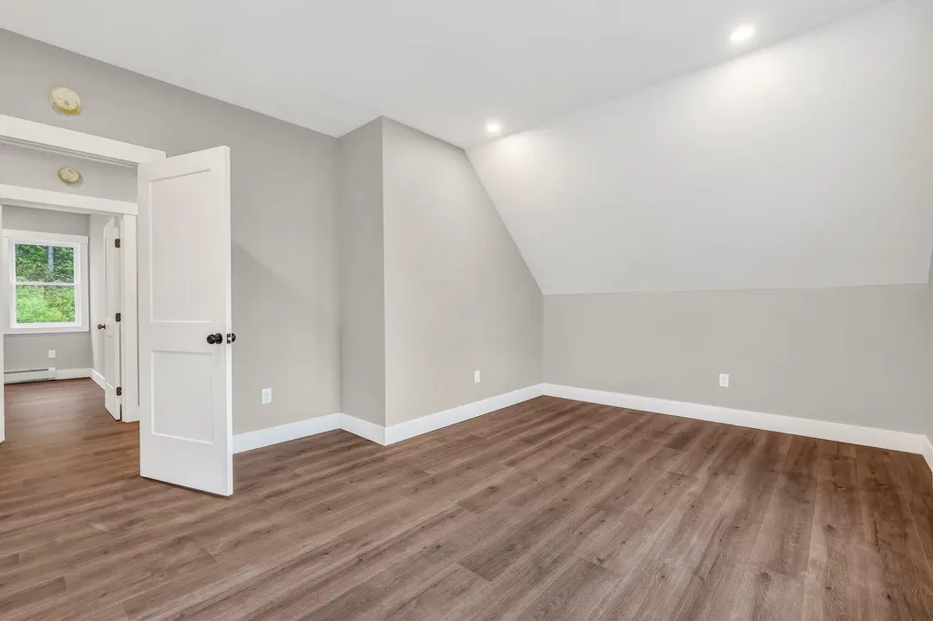 61 Main Road Eddington ME 04428