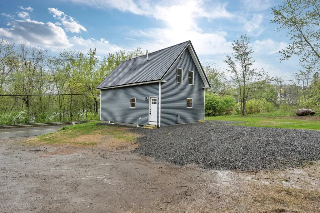 61 Main Road Eddington ME 04428