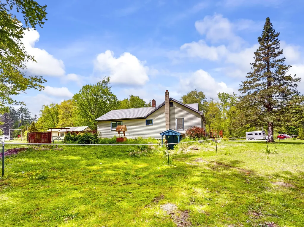 76 School Street Baldwin ME 04024