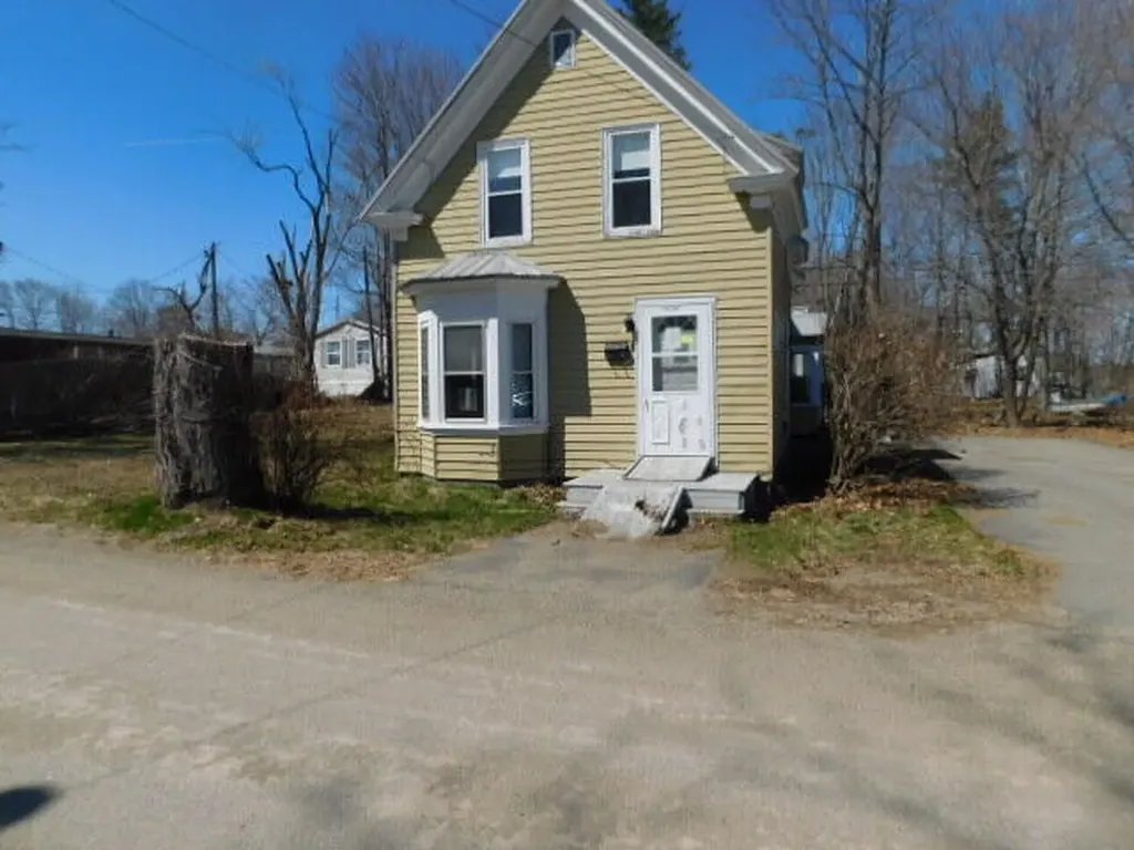 10 Summer Street Calais ME 04619
