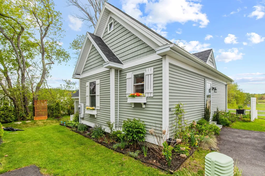 994 Portland Road Saco ME 04072