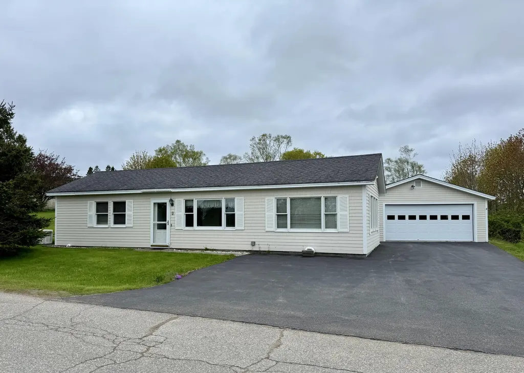 2 Cemetery Road Eastport ME 04631
