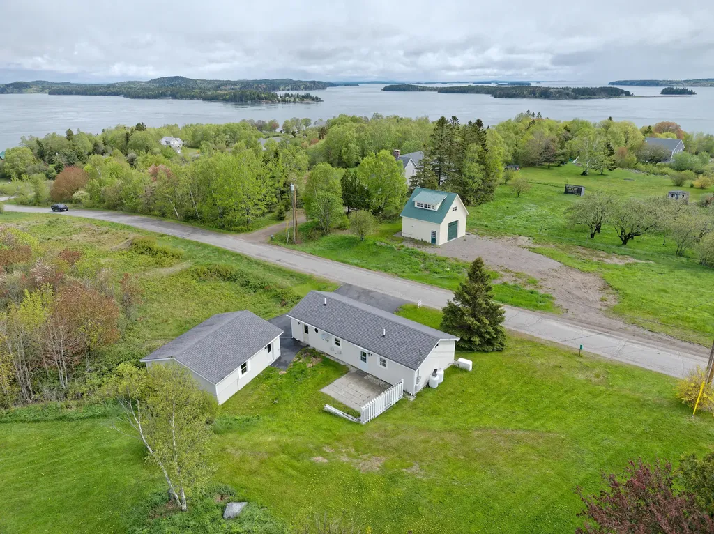 2 Cemetery Road Eastport ME 04631