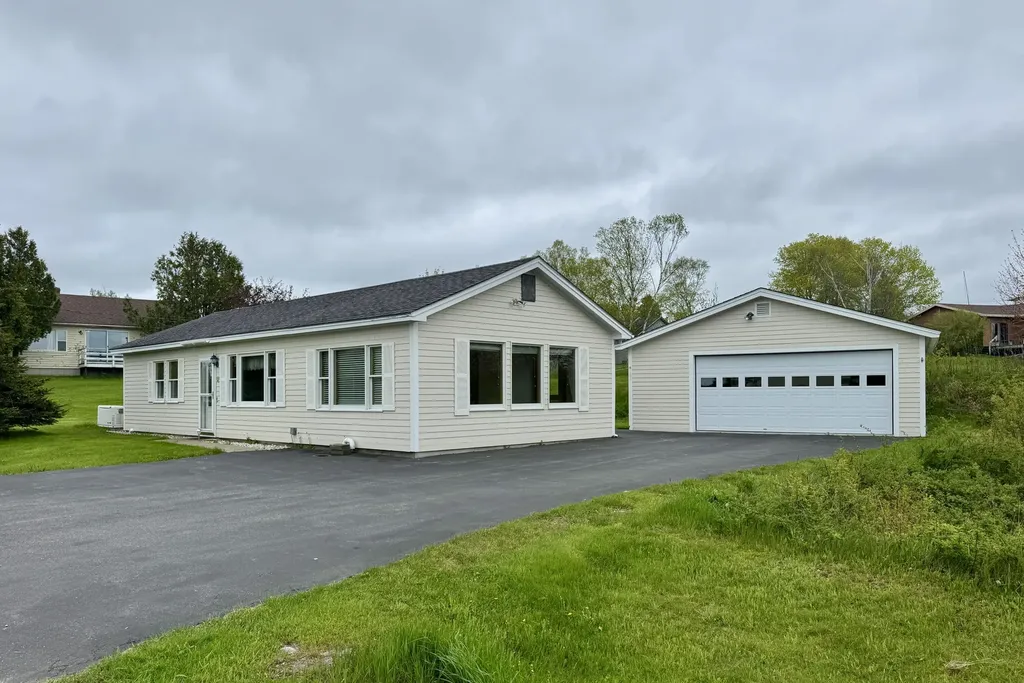 2 Cemetery Road Eastport ME 04631