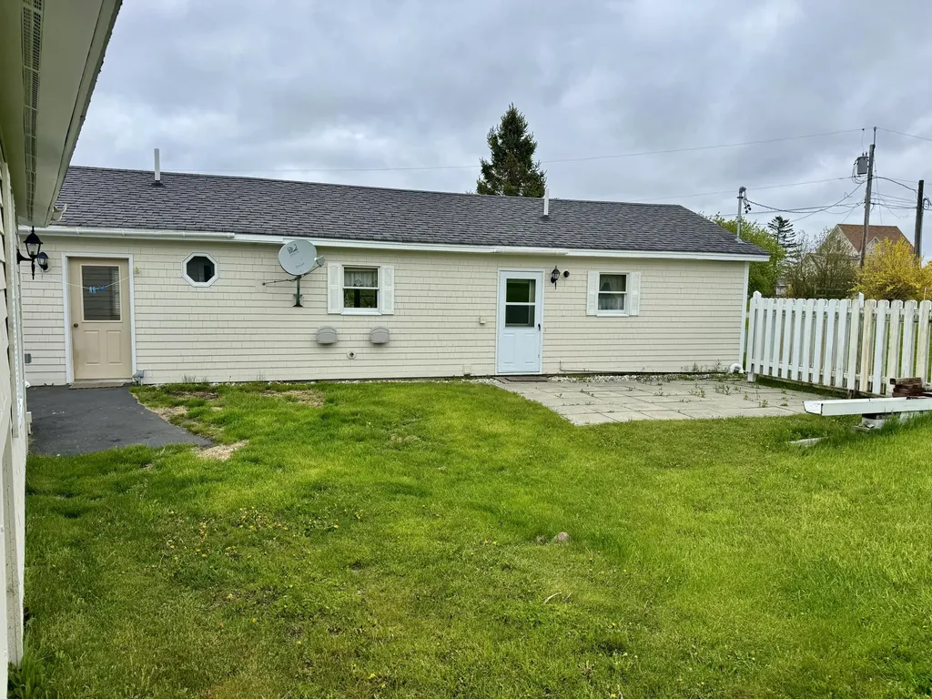 2 Cemetery Road Eastport ME 04631