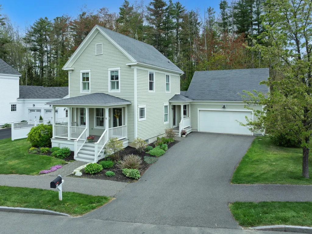 18 Ballantyne Drive Scarborough ME 04074