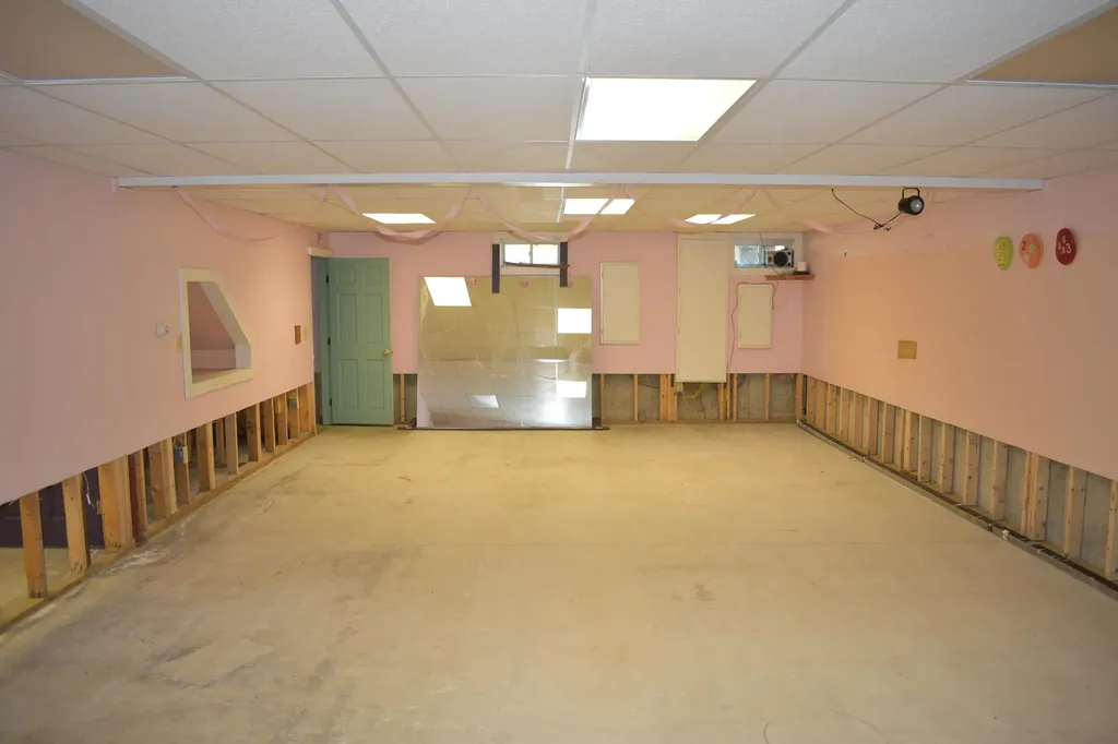 306 Campbell Road Leeds ME 04263