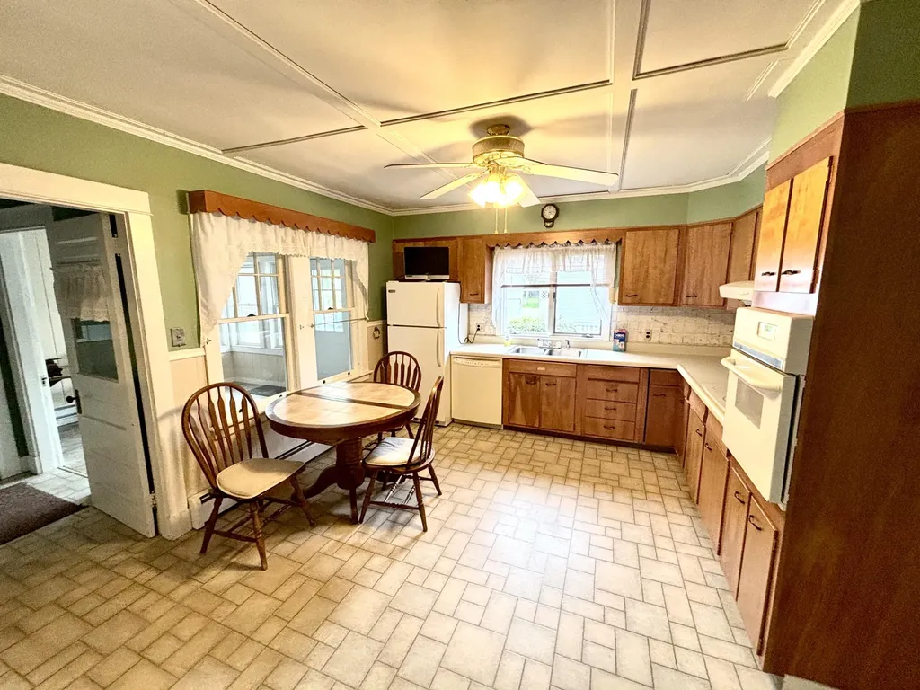 187 Maine Avenue Millinocket ME 04462