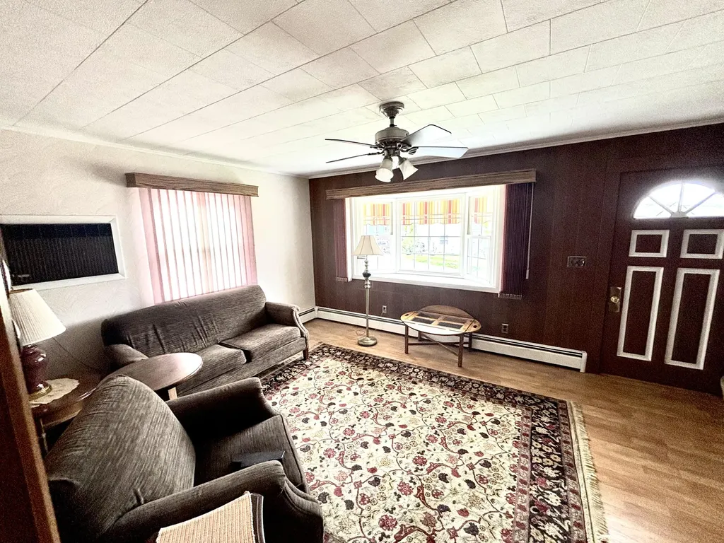 187 Maine Avenue Millinocket ME 04462