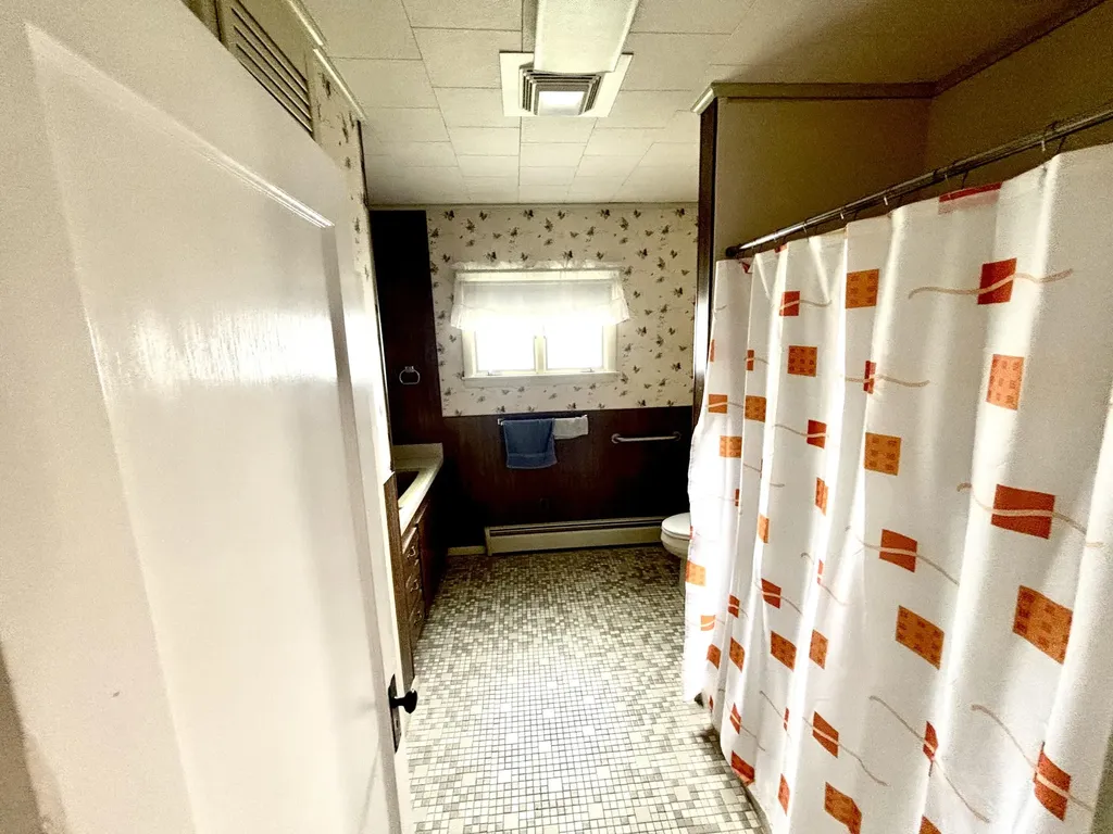 187 Maine Avenue Millinocket ME 04462