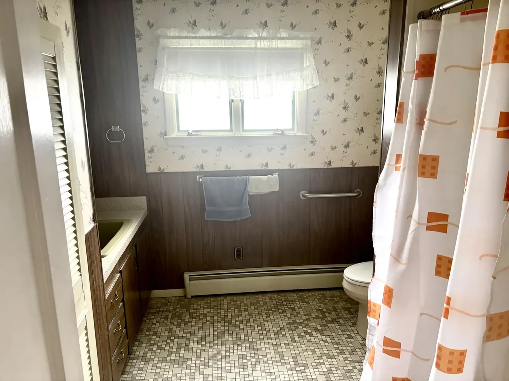 187 Maine Avenue Millinocket ME 04462