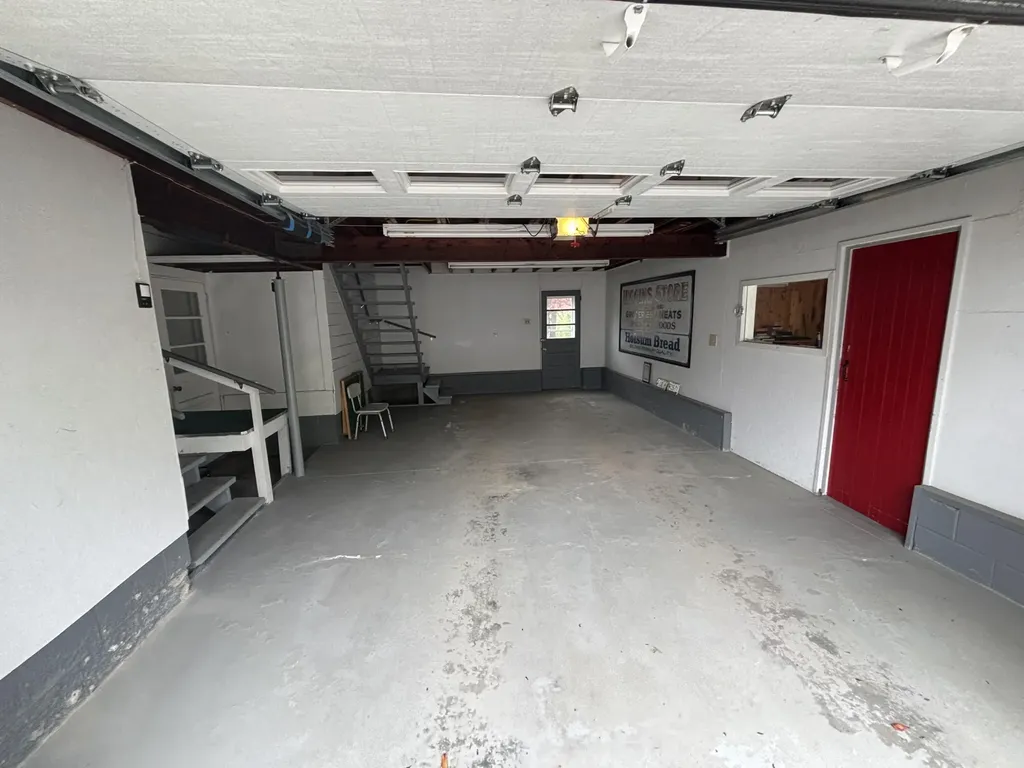 187 Maine Avenue Millinocket ME 04462