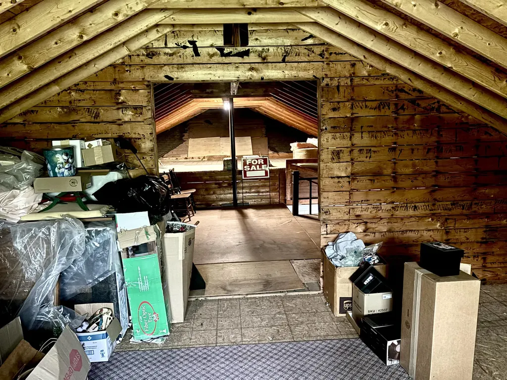 187 Maine Avenue Millinocket ME 04462