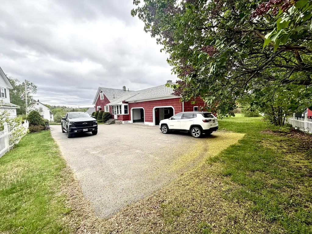 187 Maine Avenue Millinocket ME 04462