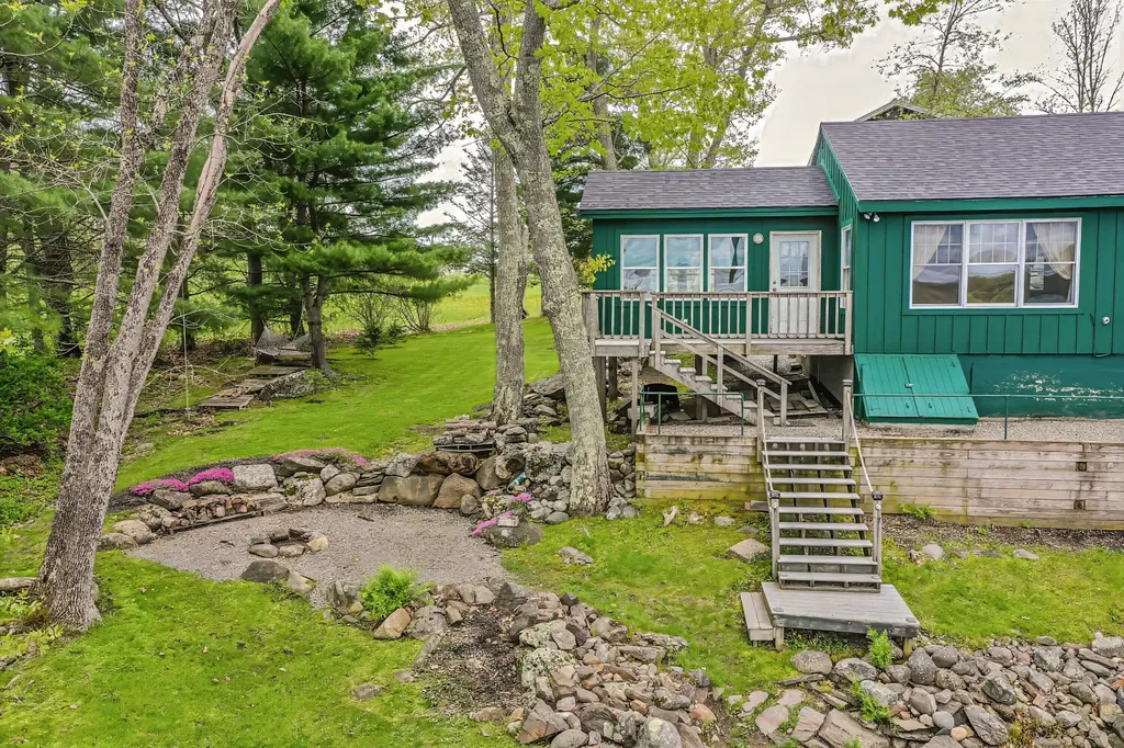 38 Cove Lane Union ME 04862