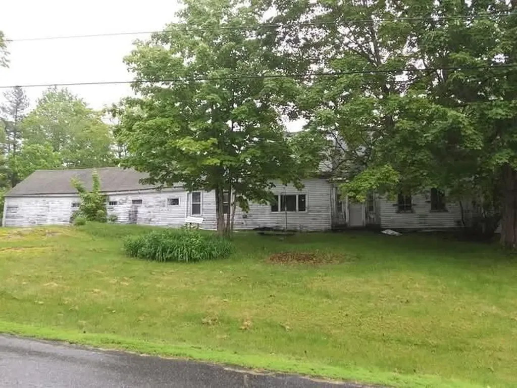 284 Old Brunswick Road Gardiner ME 04345