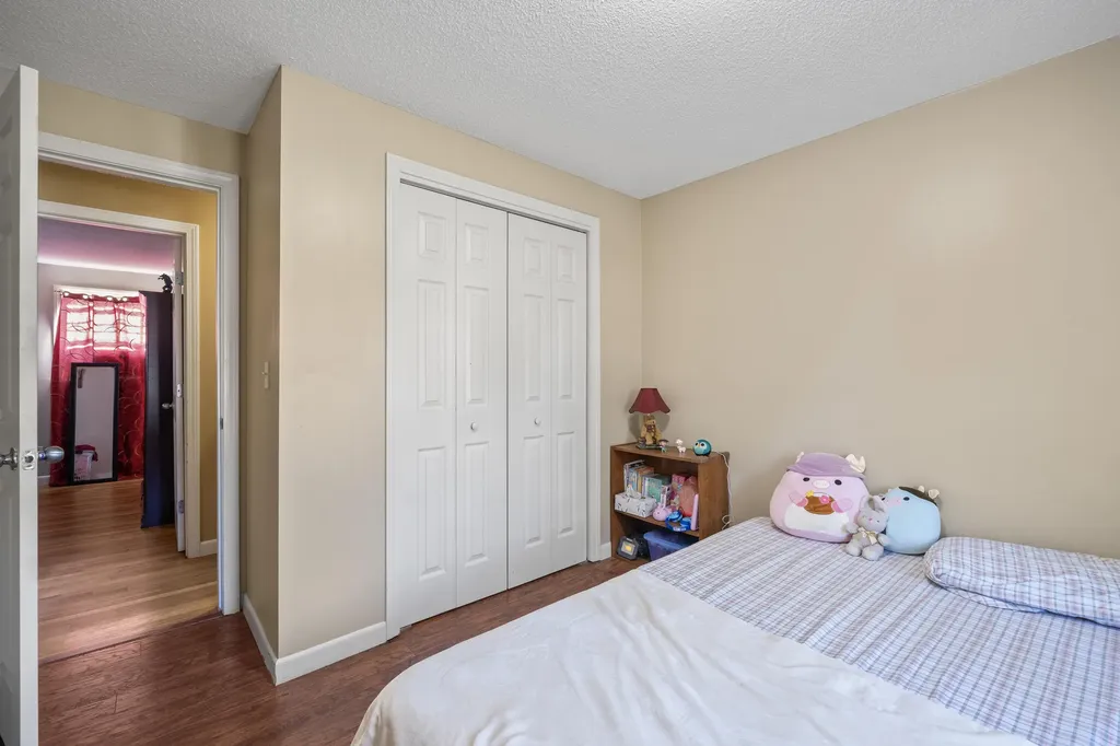 20 Sunderland Drive Auburn ME 04210