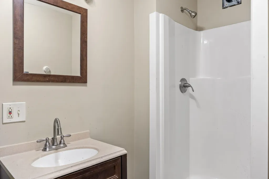 20 Sunderland Drive Auburn ME 04210