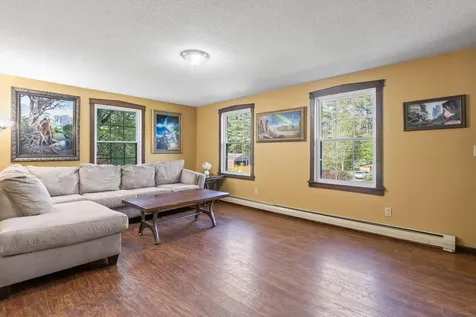 20 Sunderland Drive Auburn ME 04210