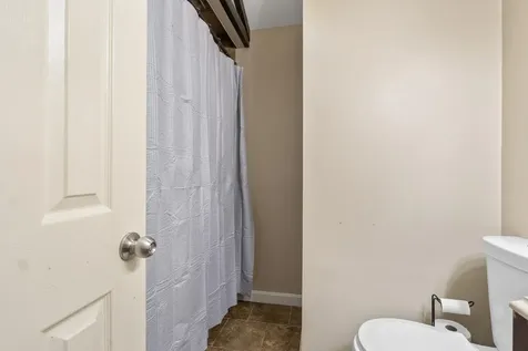 20 Sunderland Drive Auburn ME 04210