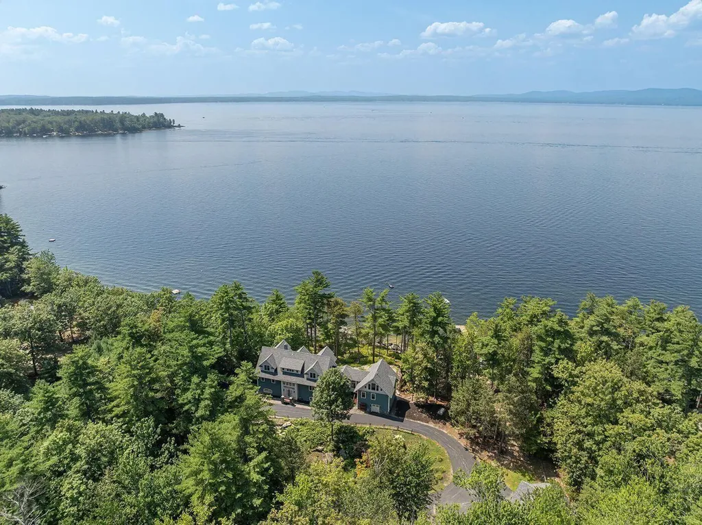 361 Cape Road Raymond ME 04071