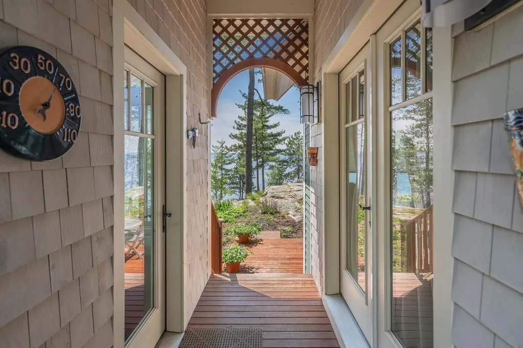 361 Cape Road Raymond ME 04071