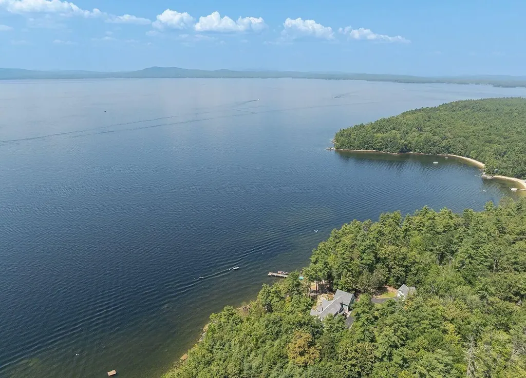 361 Cape Road Raymond ME 04071