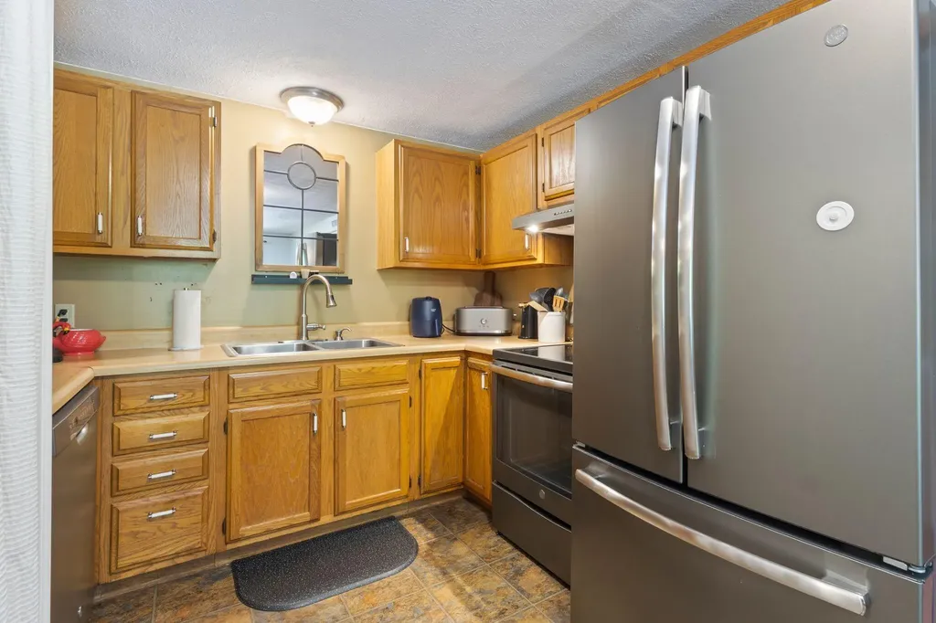 208 New Road Arundel ME 04046