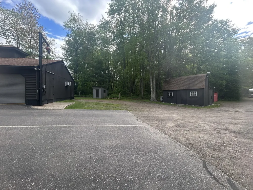 208 New Road Arundel ME 04046