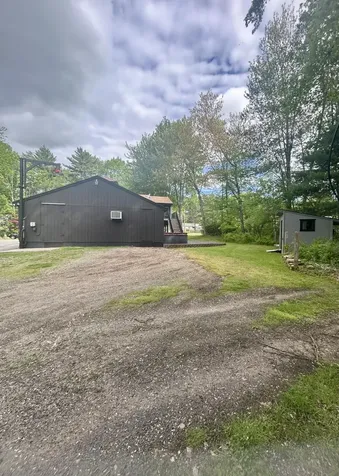 208 New Road Arundel ME 04046
