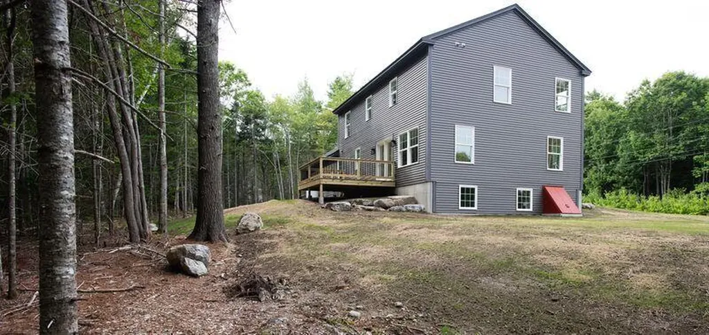 12 Windsor Road Ellsworth ME 04605