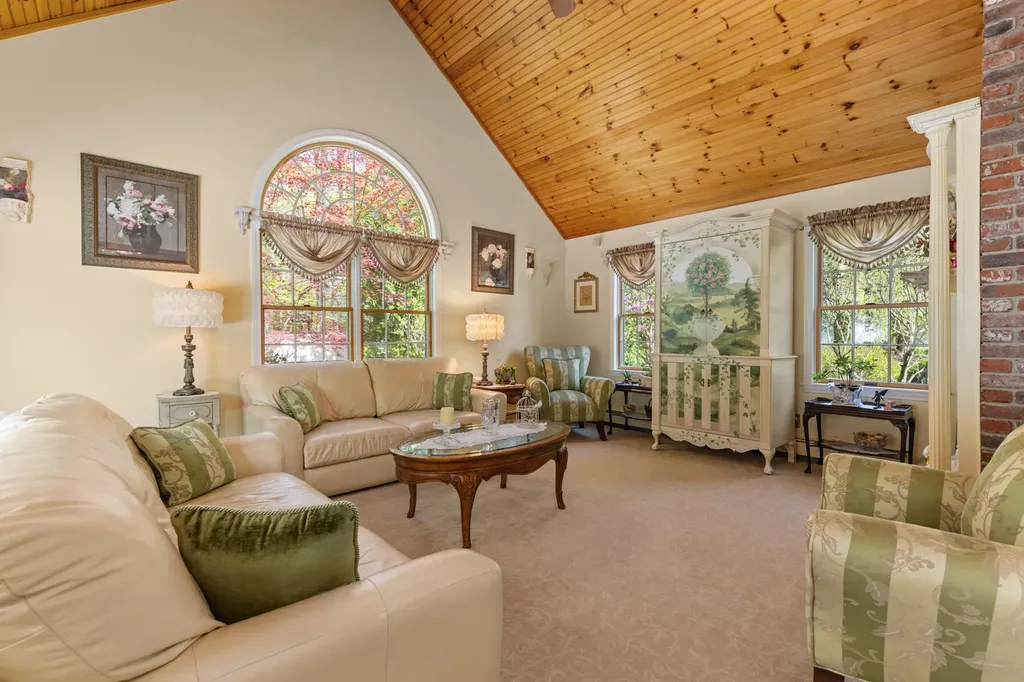 31 Rebecca Road Ogunquit ME 03907