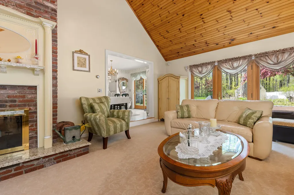31 Rebecca Road Ogunquit ME 03907