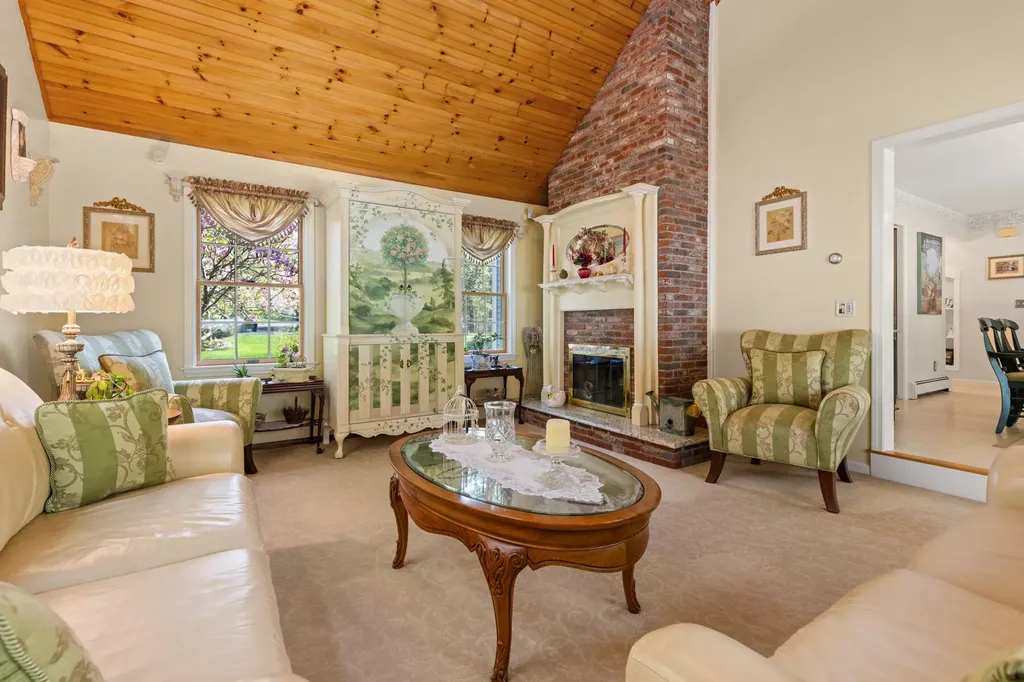 31 Rebecca Road Ogunquit ME 03907