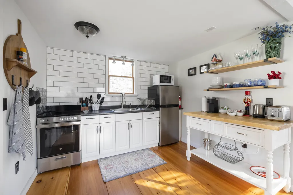 187 Western Avenue Kennebunk ME 04043