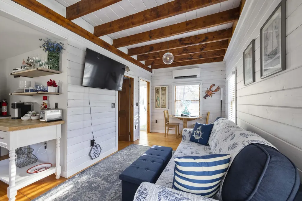 187 Western Avenue Kennebunk ME 04043