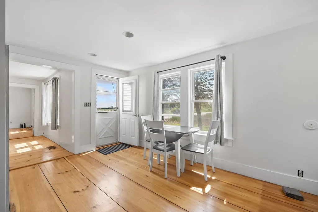187 Western Avenue Kennebunk ME 04043