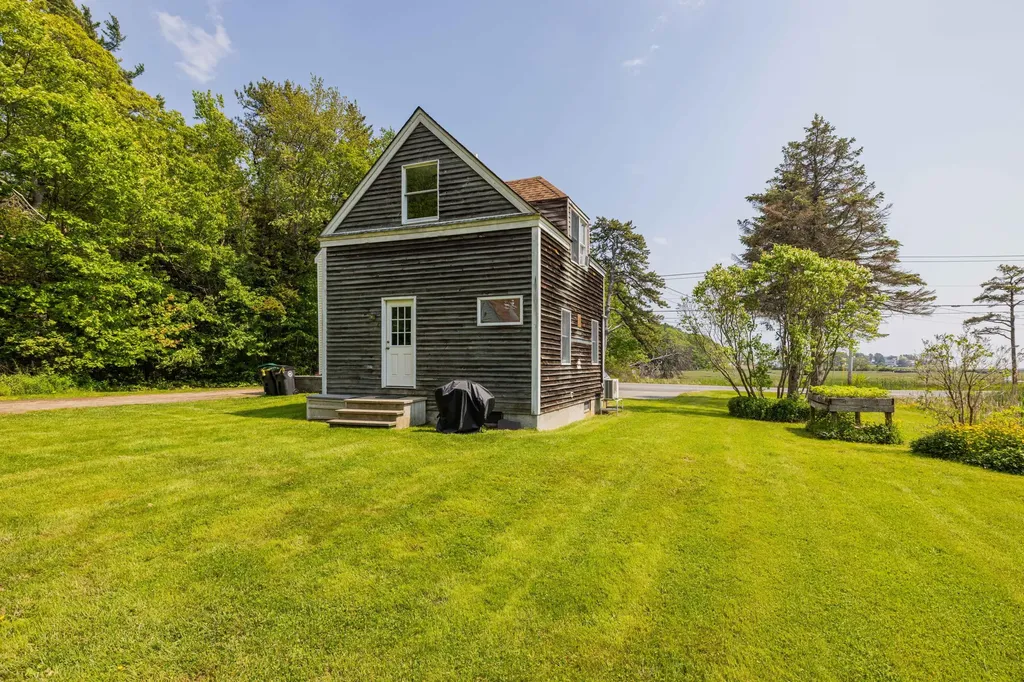 187 Western Avenue Kennebunk ME 04043
